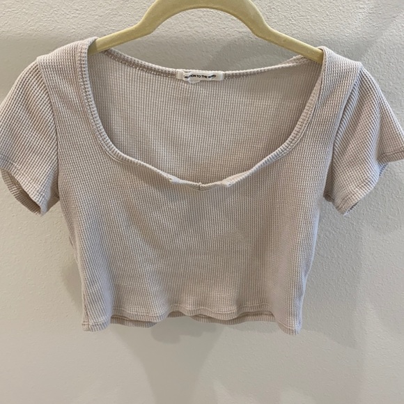 Cropped shirt sleeve T shirt - Picture 9 of 12